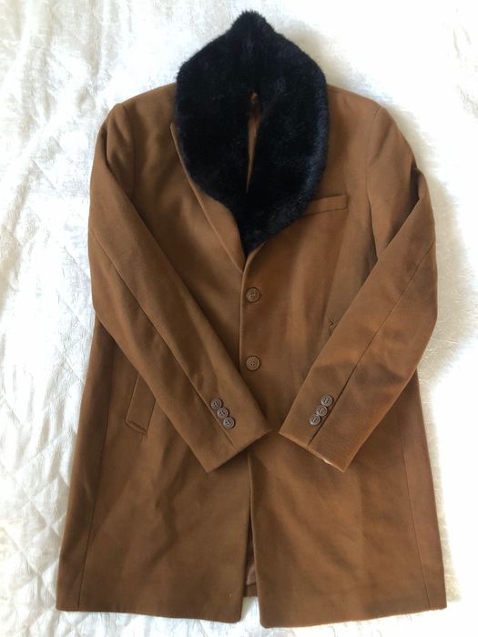 Мъжко палто с яка