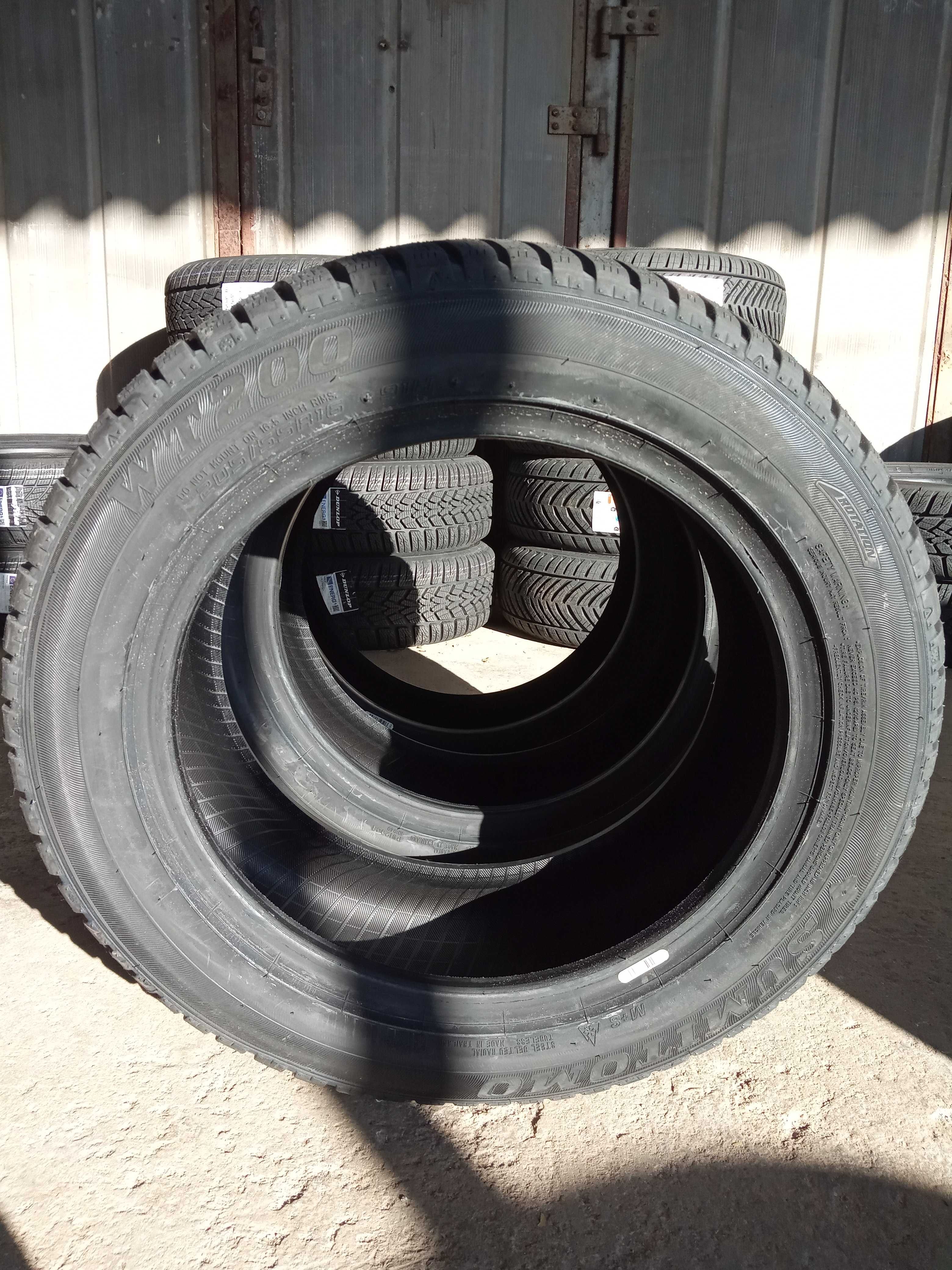 2 Нови зимни гуми 205/55R16 Sumitomo WT200 91H M+S DOT2724 с борд