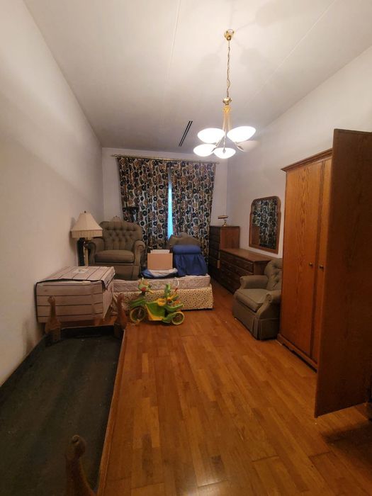 Продаётся 31 сотка Учтепа район вдоль дороги 12 комн фасад 69 метр