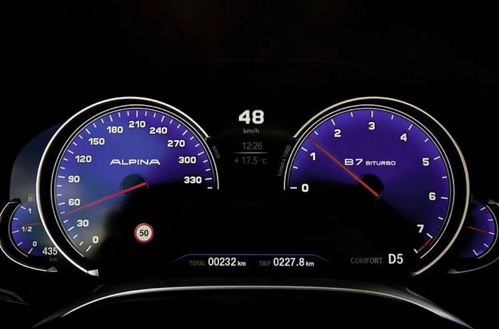 Codare / Activare funcții / Rapoarte
istoric / Ștergere erori BMW