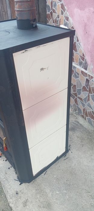 Termu șemineu arde foarte bine