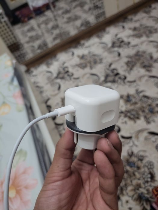 Iphone zaryatchik sotiladi kabeli bilan