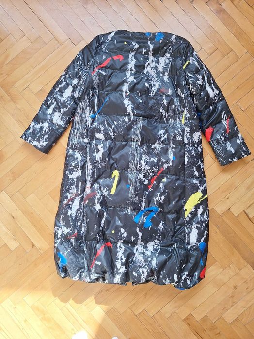 Тънко, леко, дълго пухено яке. Като ново.