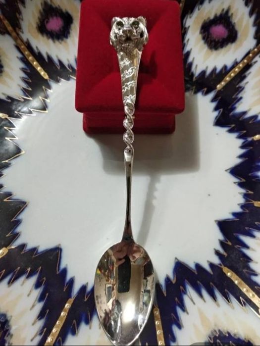 Серебряный столовый набор.