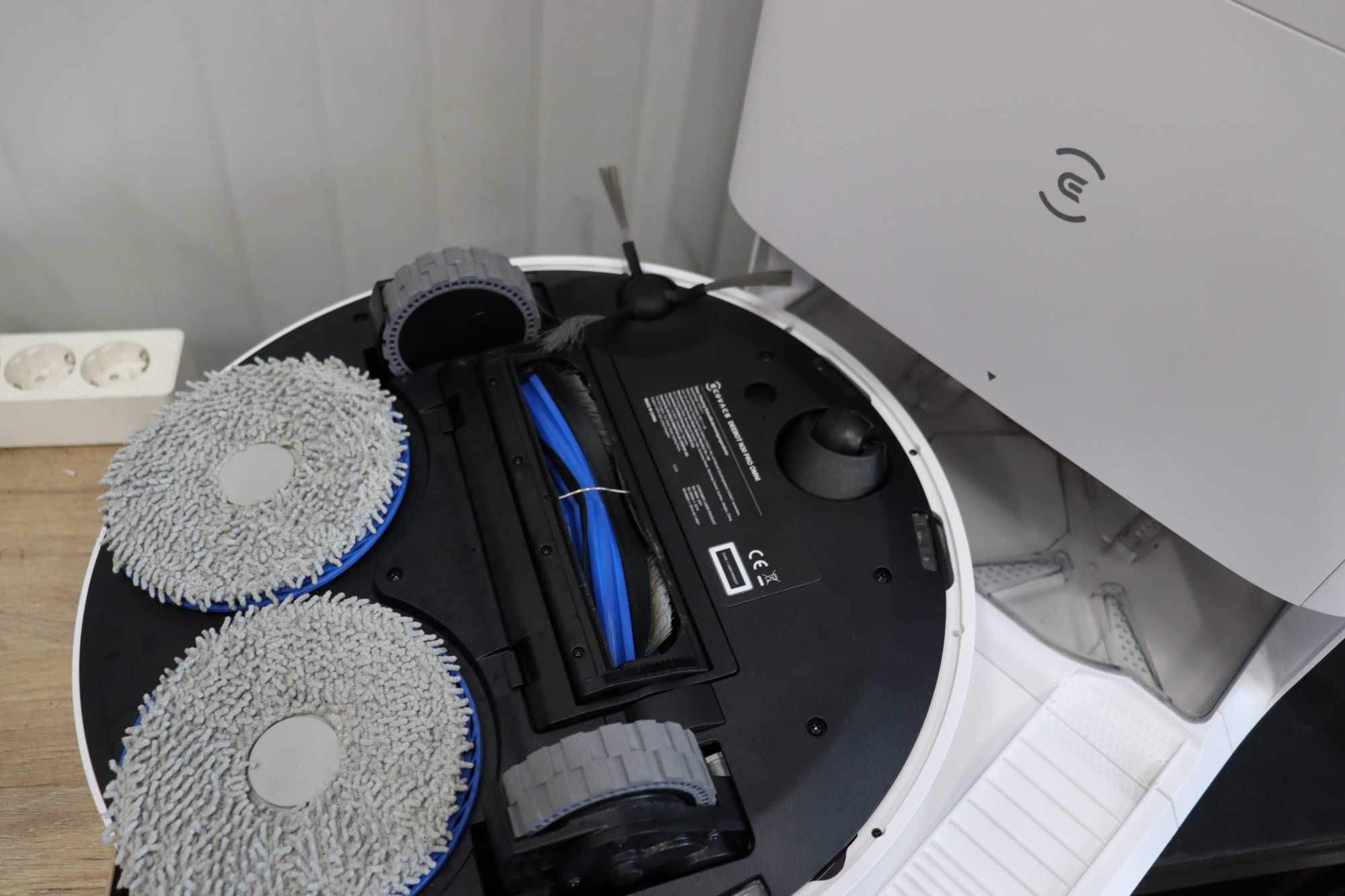 Прахосмукачка робот ECOVACS N30 Pro OMNI, моп с гореща вода, сушене