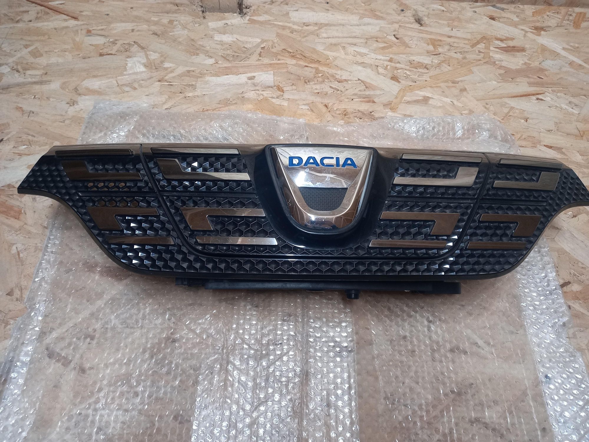 Grila Radiator/Încărcare Dacia Spring