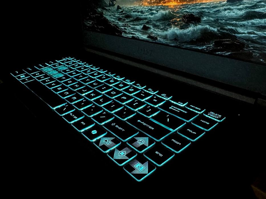 MSI RTX4050 videokarta bilan igrovoy noutbook