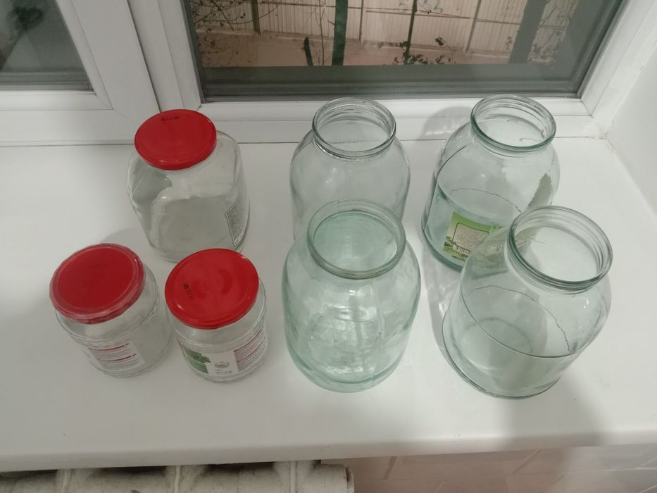 Продам банки,под соленья или как тару для  риса,сахара и других продук