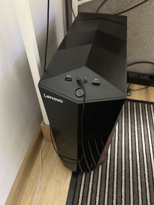 Vand calculator cu monitor si tastatura