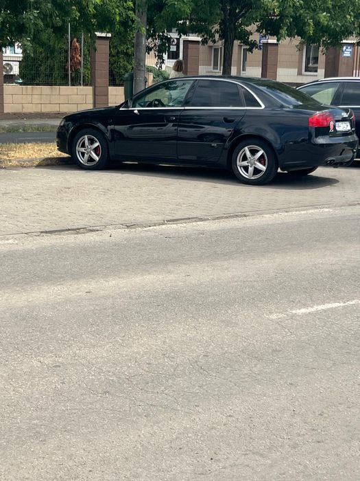 Vând audi a4b7 .