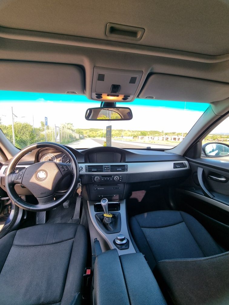 Vând BMW 320d E90