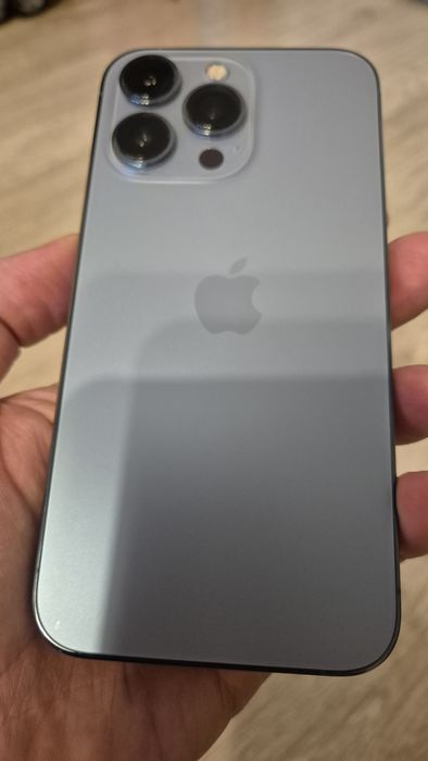 Iphone 13 pro Sierra Blue
Nu are urme de folosire.
Tinut in husa