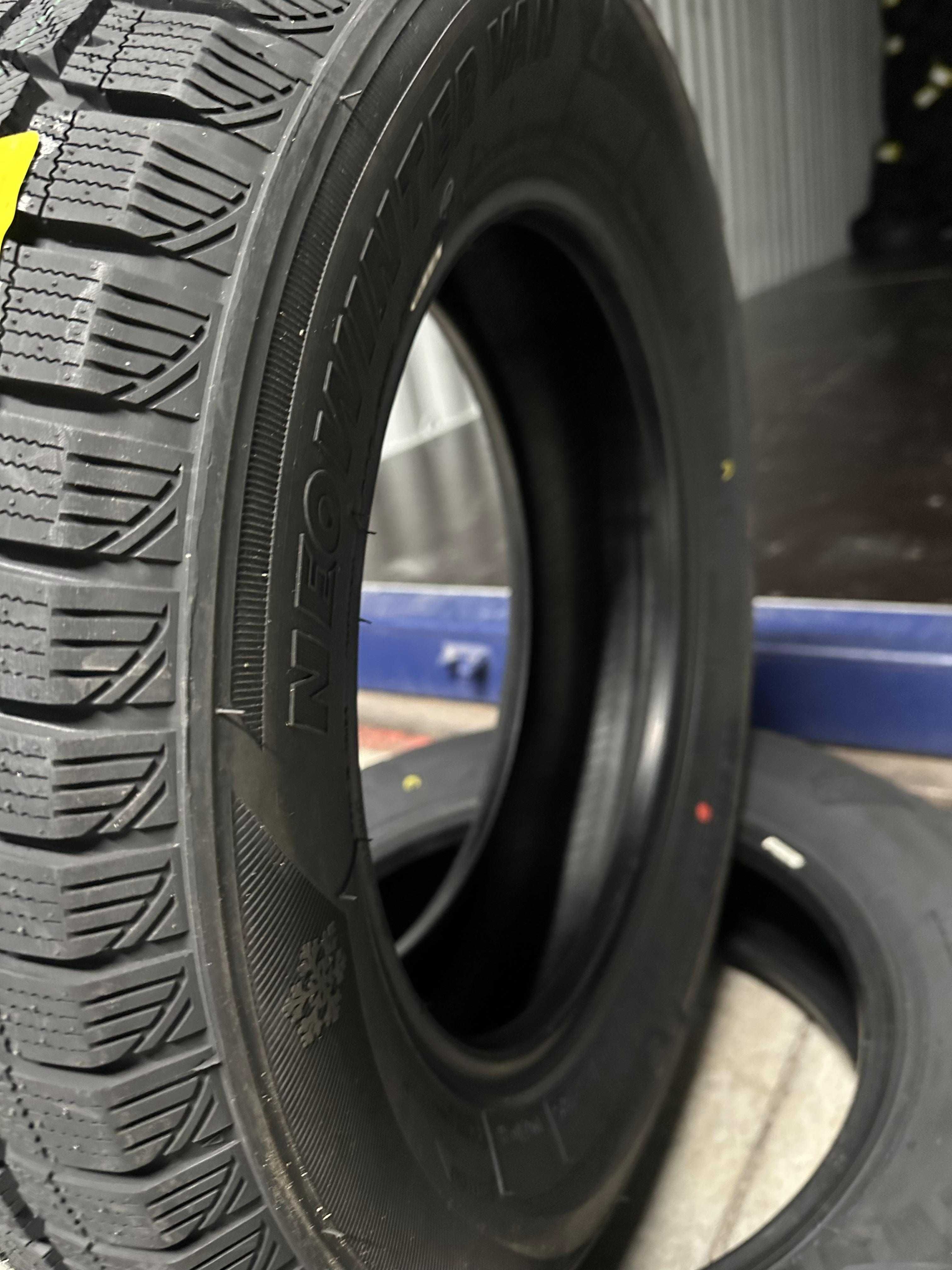Нови зимни бусови гуми NEOLIN NEOWINTER 205/65R16C 107/105R НОВ DOT