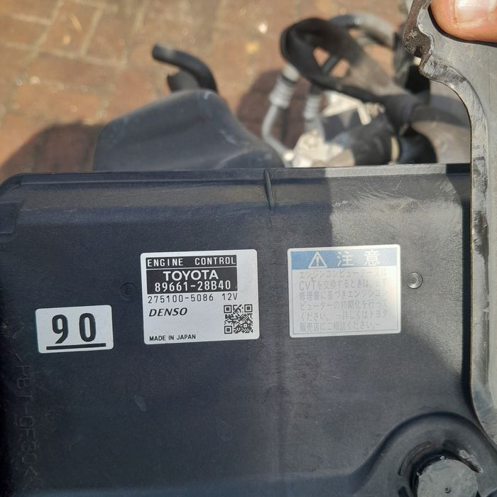 Двигатель с навесные кпп .ходовая на Альфард