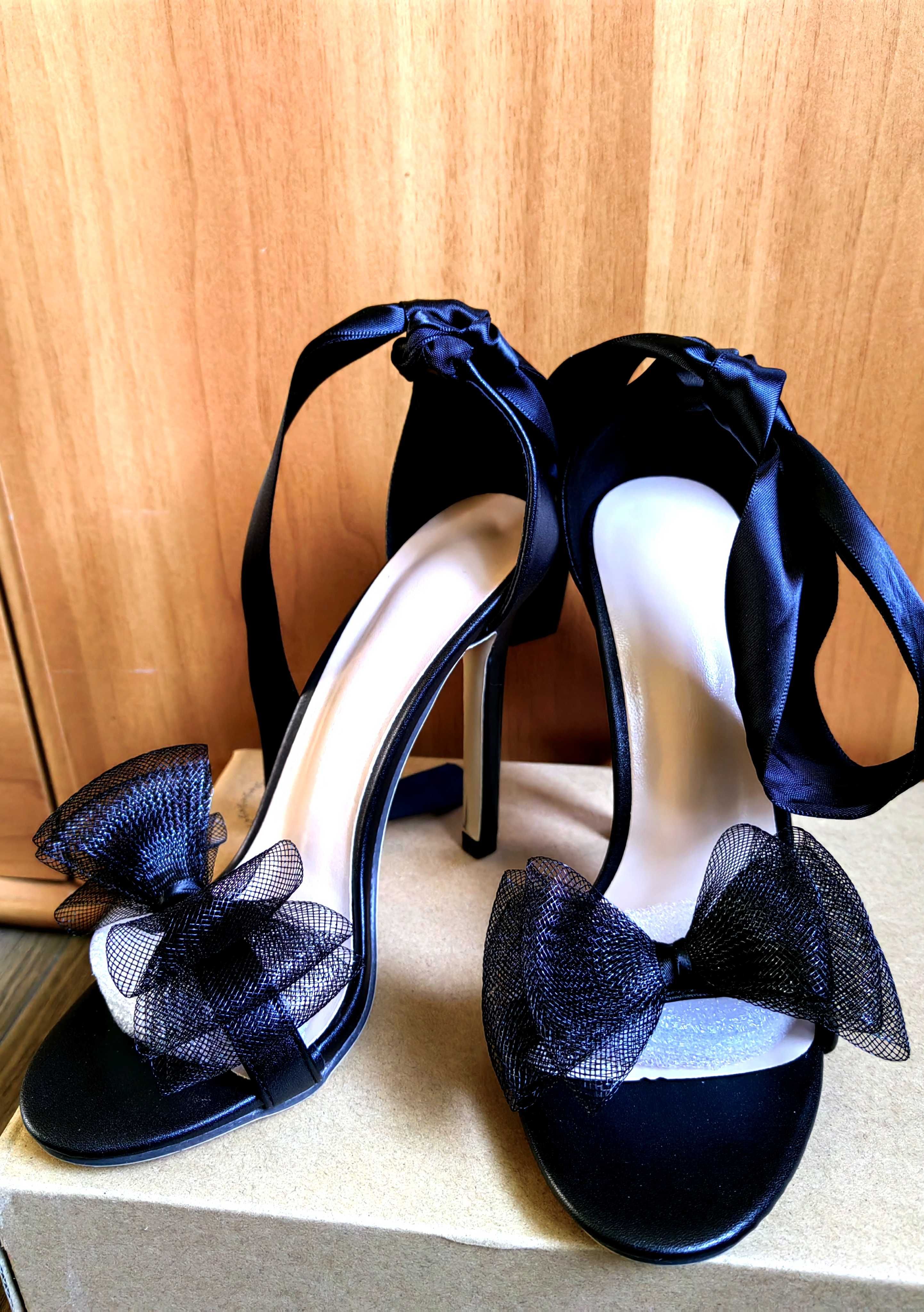 Sandale stiletto noi elegante cu fundă culoare negru