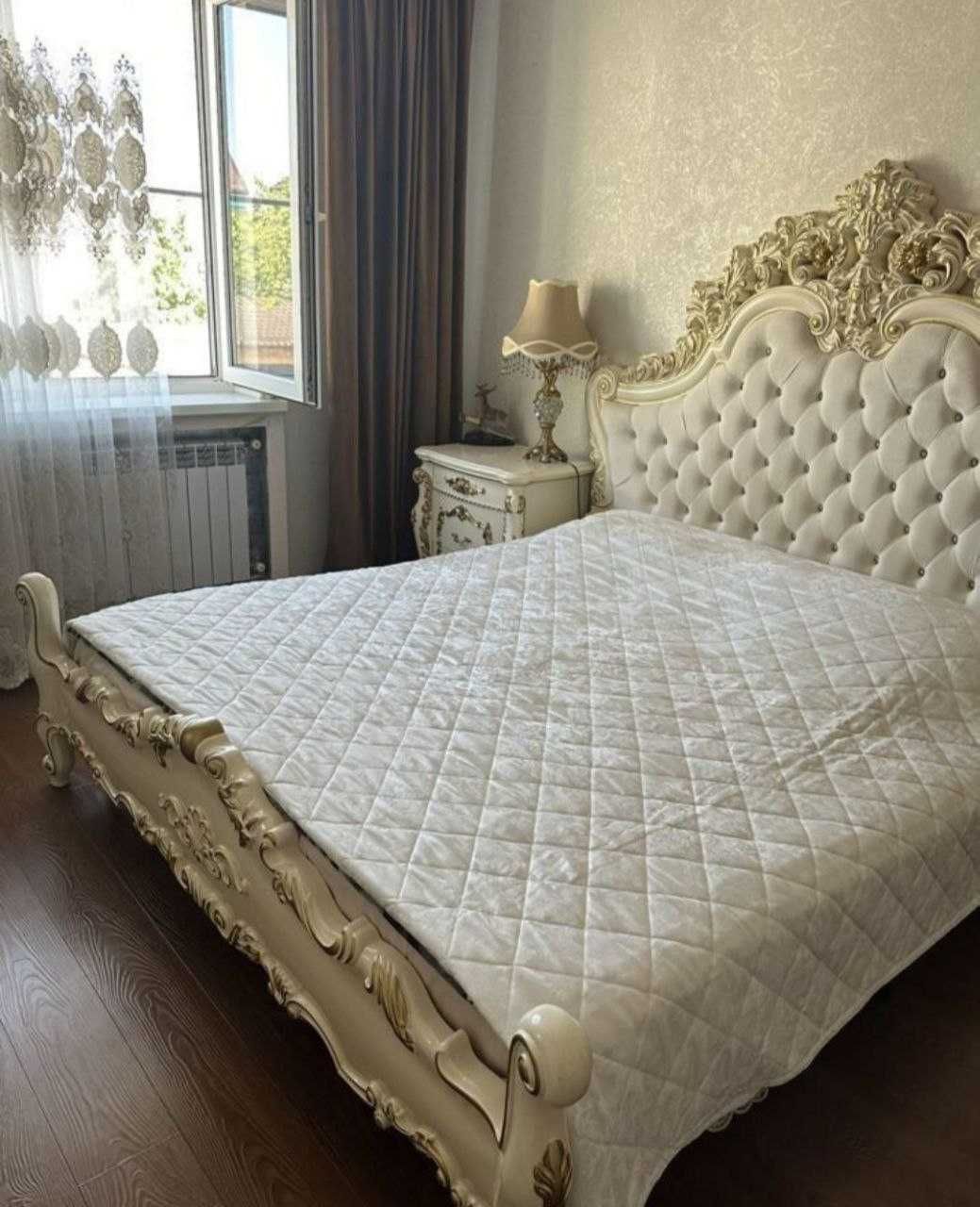 Продам спальный гарнитур.