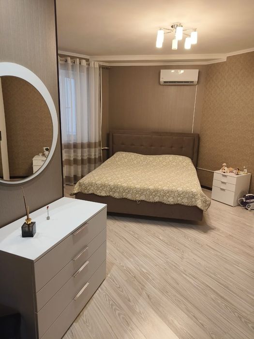 Продам спальный гарнитур