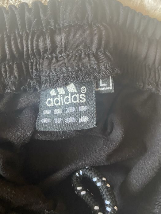 Спортен екип на Addidas размер L