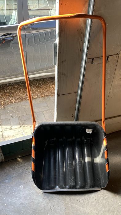 Скребок для уборки снега