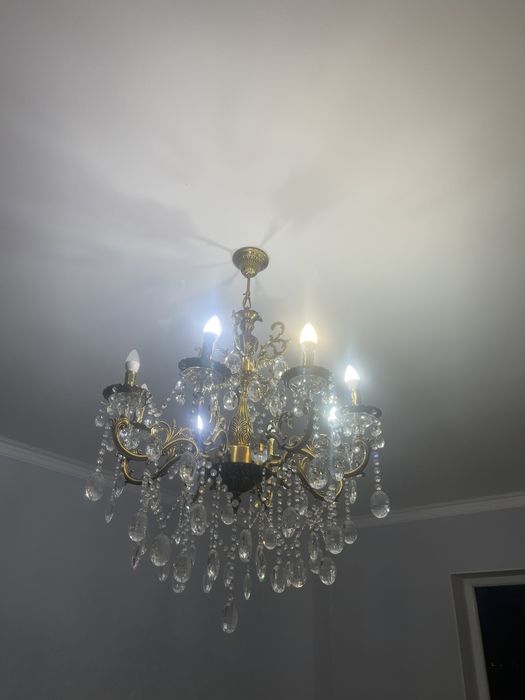 Продам классическую люстру