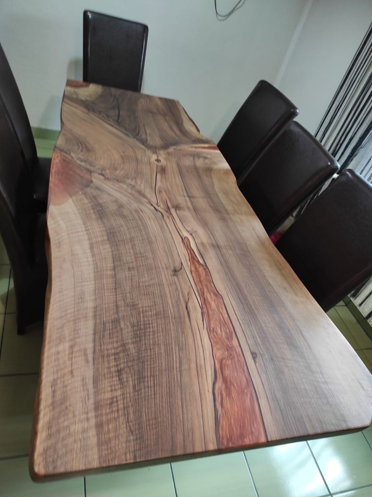 Masa din lemn masiv de nuc cu rășină Epoxi