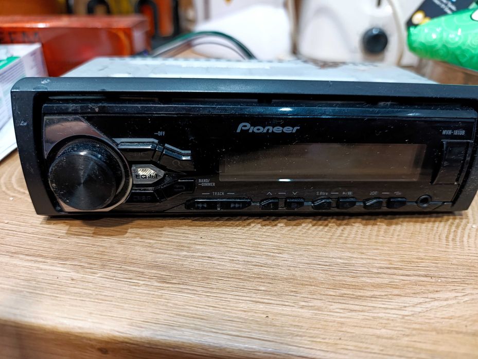 Радио Pioneer MVH-181UB