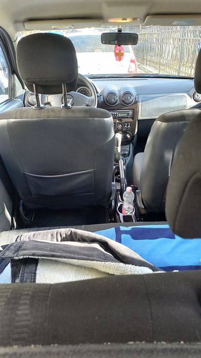 Vând Dacia Duster an 2011