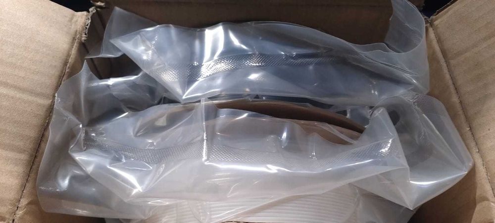 Filament PLA (Negru ) si Rapid PLA+ (alb)
