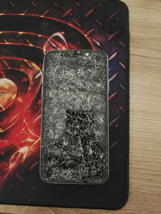 Iphone 11 за части