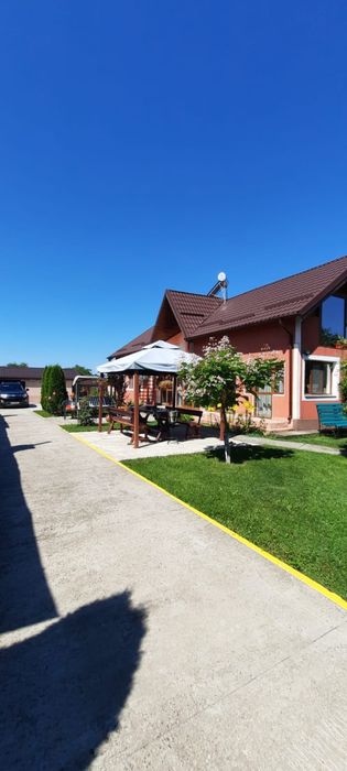 Casa la 6km de Gaesti si 60km de Bucuresti la Autostrada