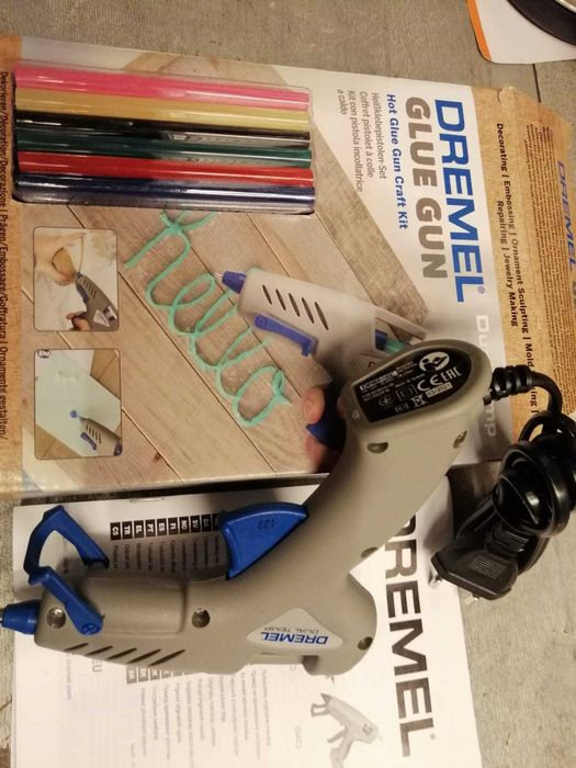 Pistol de lipit Dremel Glue Gan 930, 35 W, 240 V, 165°C Nefolosit