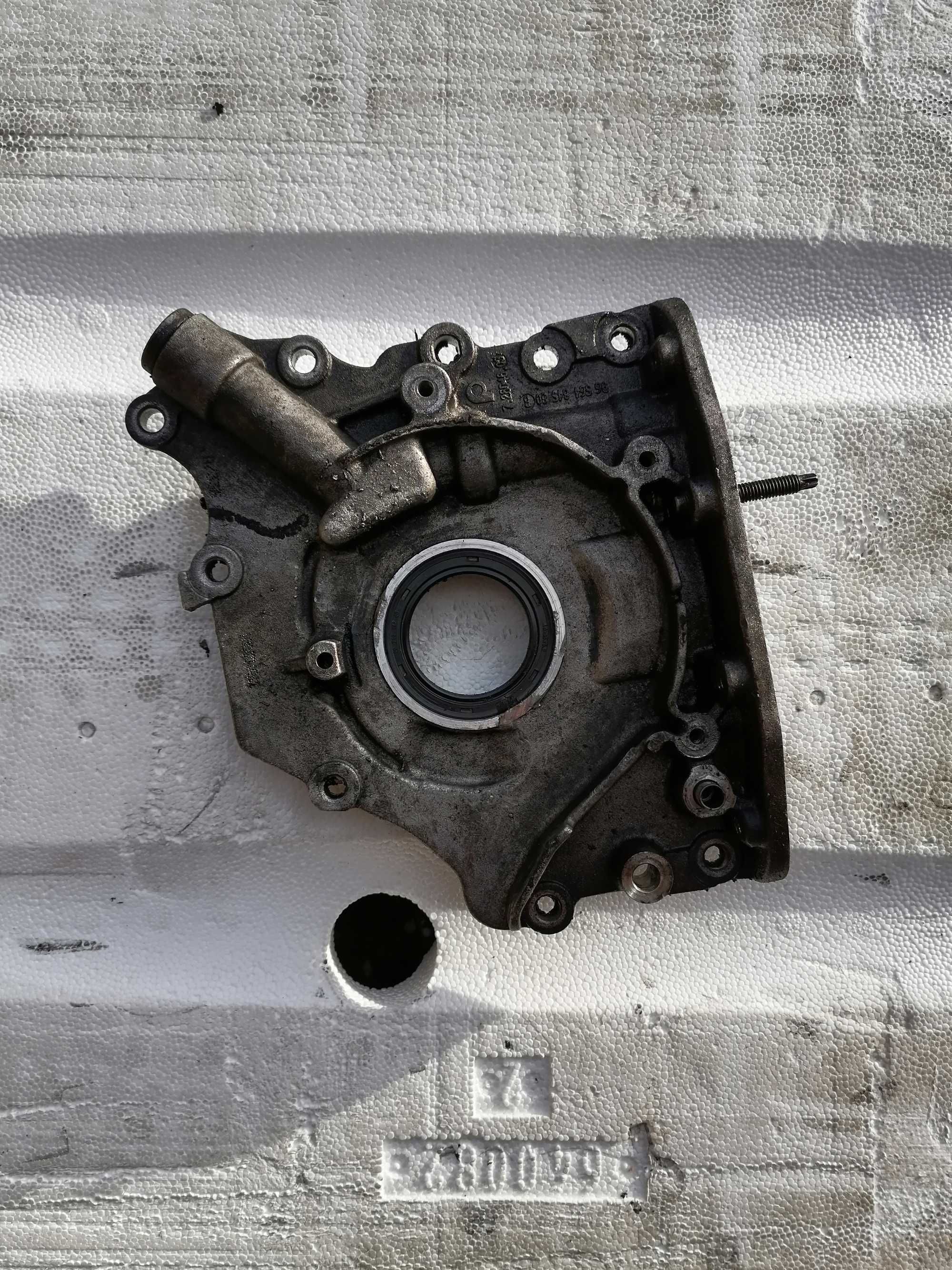 Части за двигател на Пежо 5008  HDI 1.6 112 кс, 2010, 9HR (DV6C)