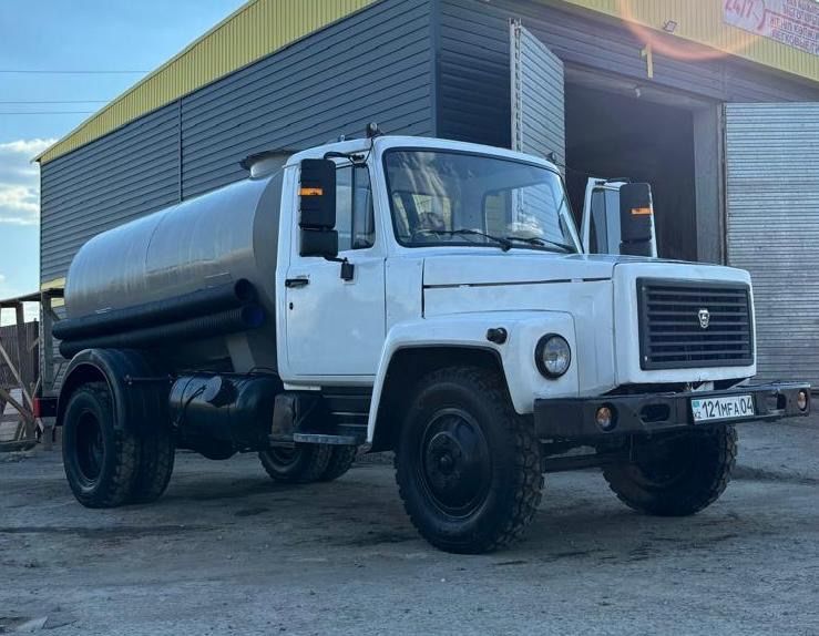 Услуги ассенизатора, откачка сливных ям 4.6 куб