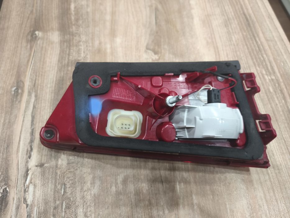 Заден десен вътрешен стоп за АудиА6 комби 2012-2016