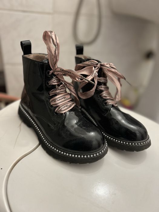 Детски лачени боти