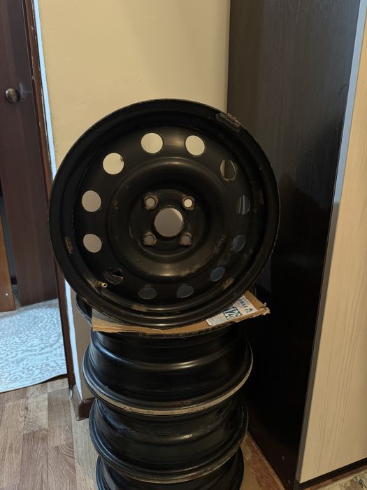 Диска kia rio  аксент  15 тик сатылады