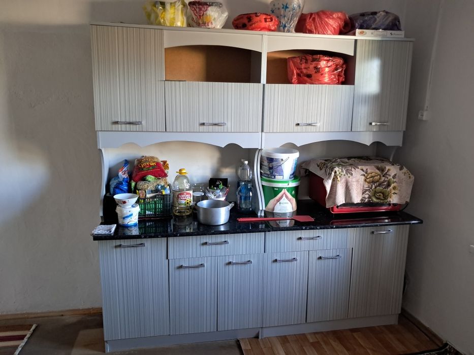 Кухонный шкаф сатылады