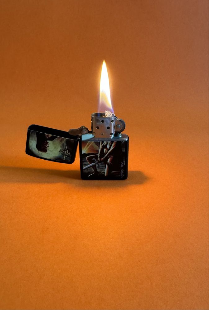 Bricheta Zippo autentica