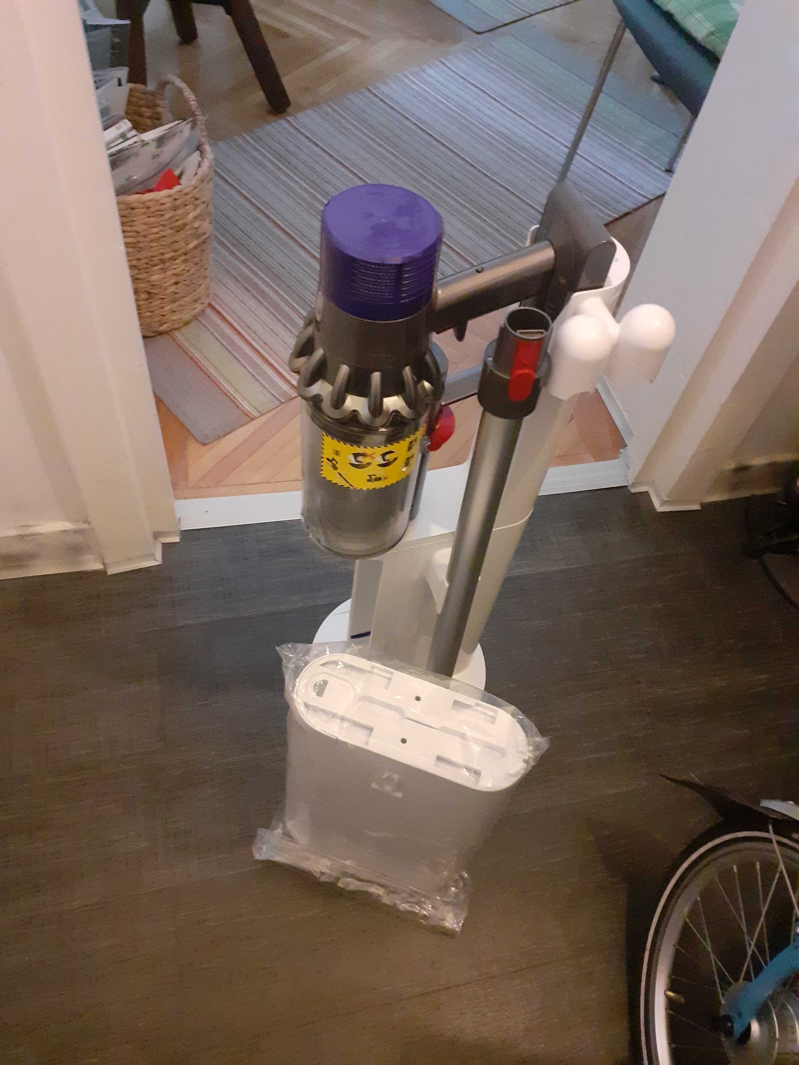 Dyson suport aspirator