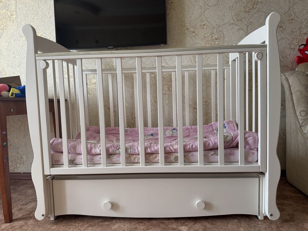 Продам детскую кроватку