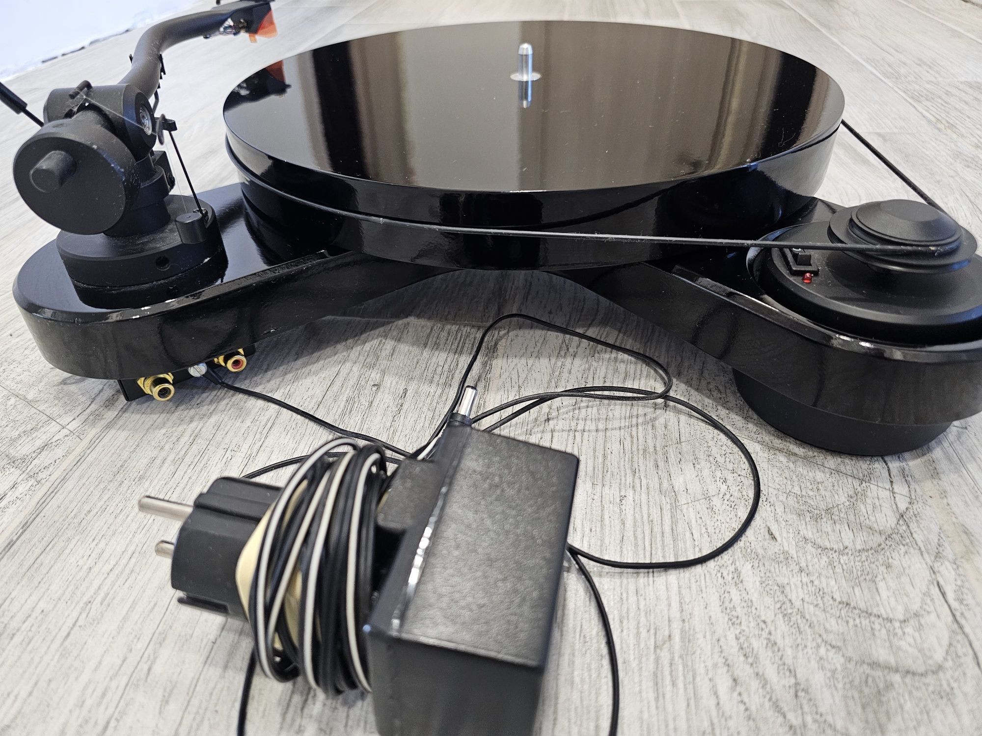 Pro-ject PRM 1.3 Genie + Ortofon m2red Bronze