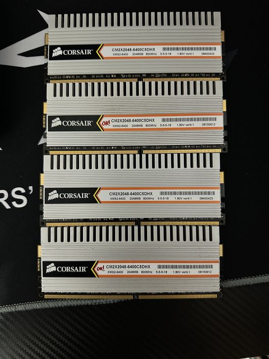 Ddr2 8buc 16gb in total