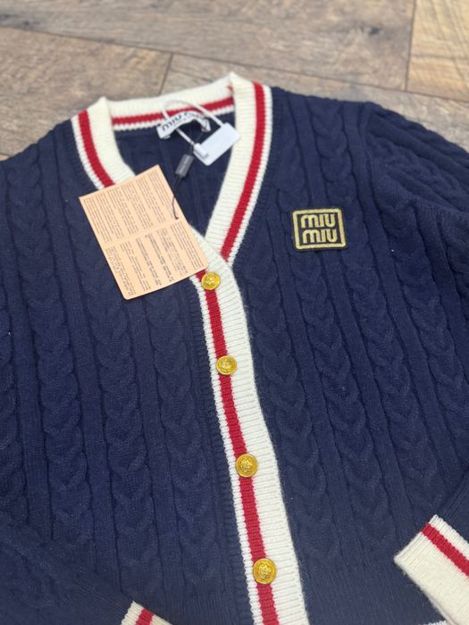 Дамска жилетка нова