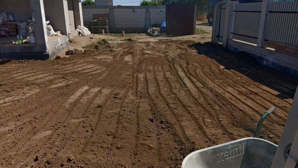 Pământ negru vegetal și Pământ galben