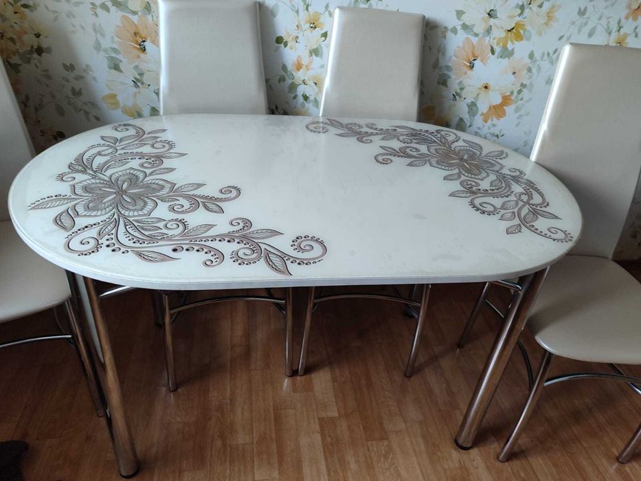 стол стеклянный + 4 стула