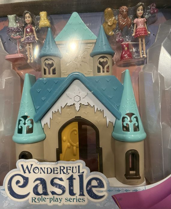 Castel si Papusi Frozen Wonderful Castle