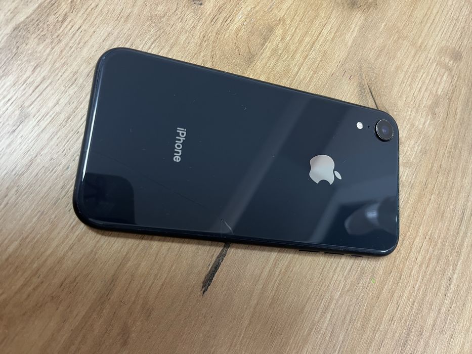 Продам телефон Iphone XR
