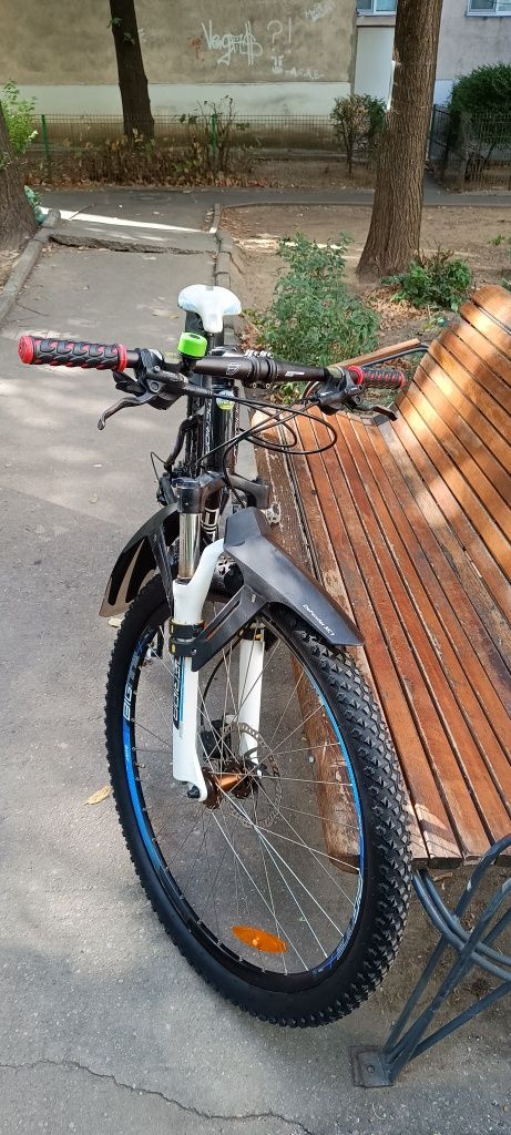 Vând bicicleta Merida preț negociabil