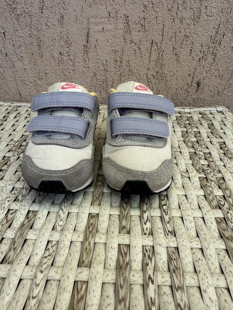 Бебешки маратонки nike за момиче