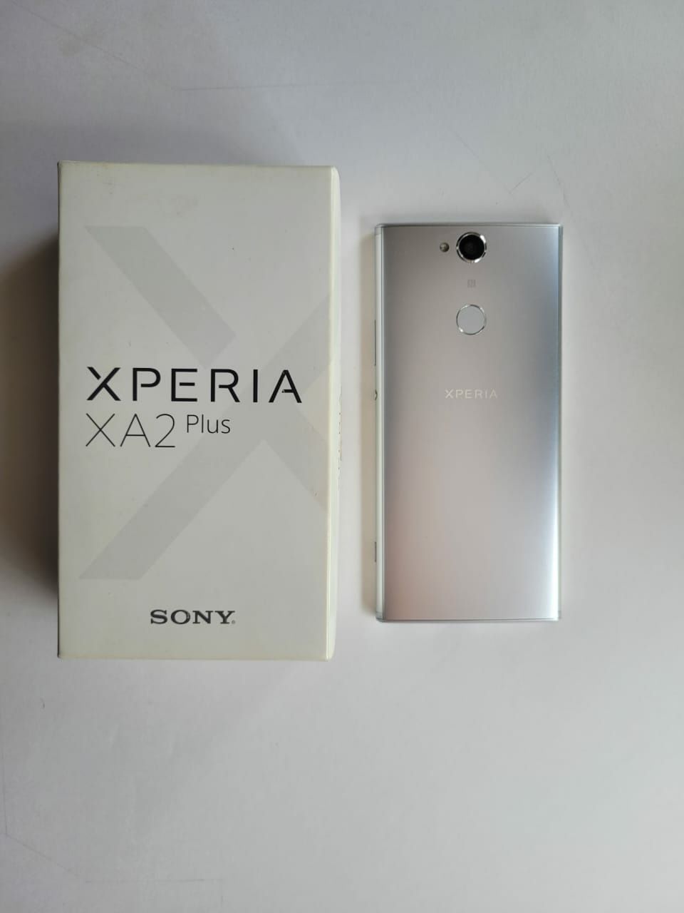 Sony Xperia с гарантией + бесплатно чехлы